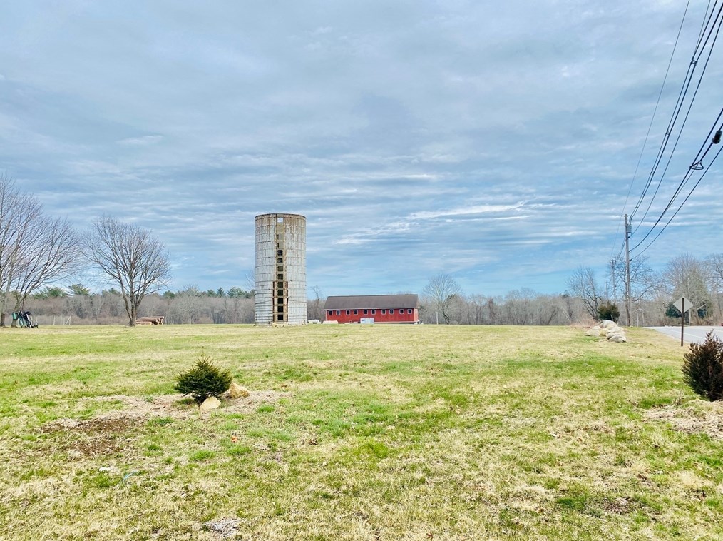 337 Old Fall Riv Rd, Dartmouth MA 02747-1248 exterior