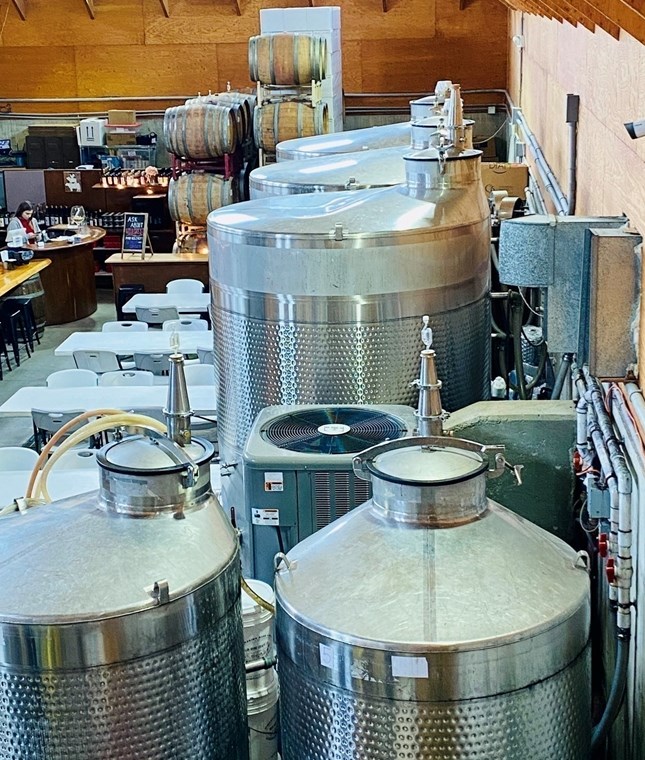 337 Old Fall Riv Rd, Dartmouth MA 02747-1248 exterior