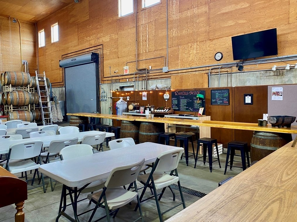 337 Old Fall Riv Rd, Dartmouth MA 02747-1248 exterior