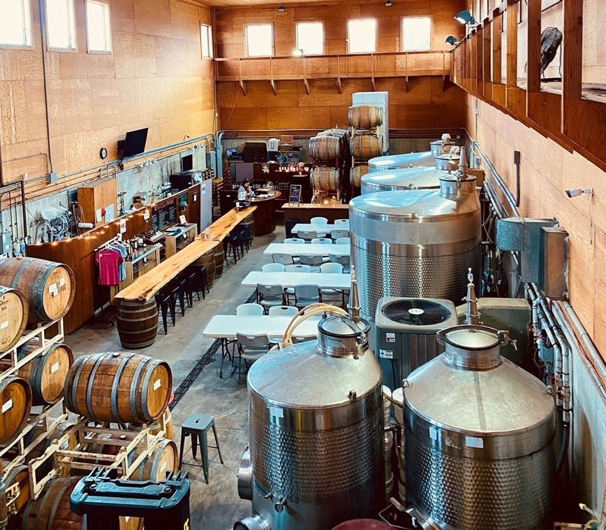 337 Old Fall Riv Rd, Dartmouth MA 02747-1248 exterior