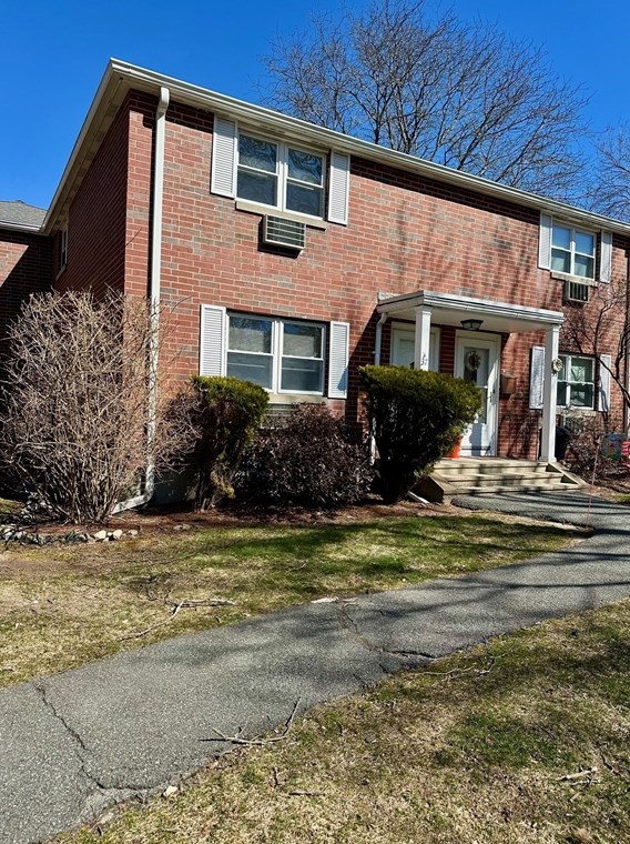 37 Kingston St, North Andover, MA 01845 exterior