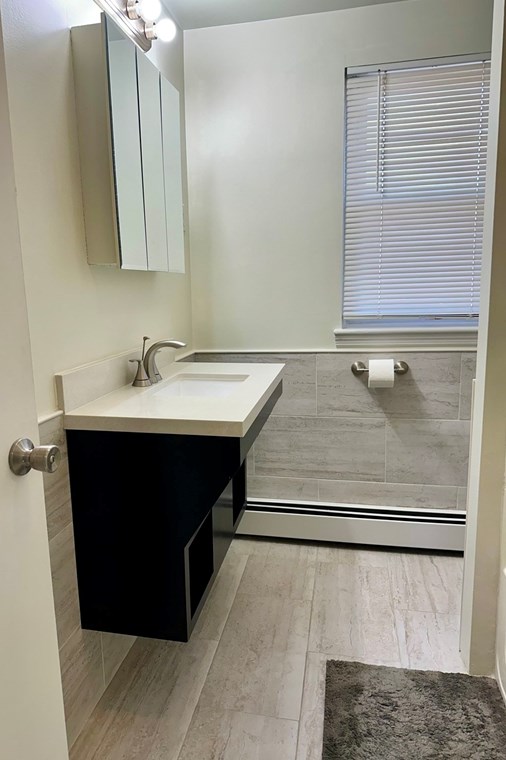 37 Kingston St, North Andover MA  01845-5023 exterior