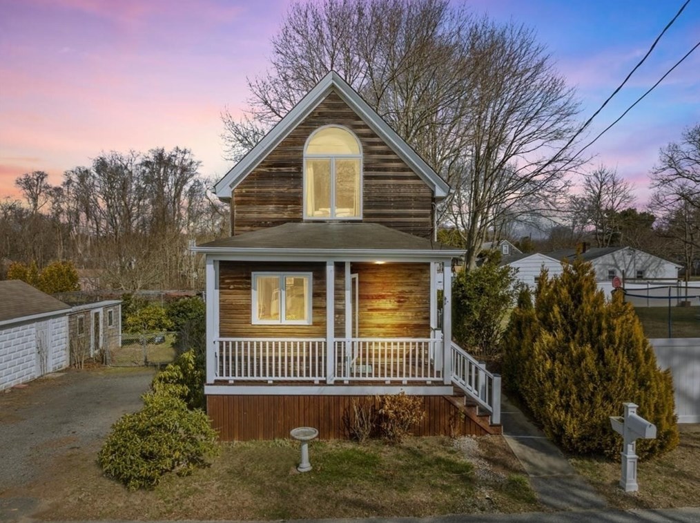 246 Mccabe St, Dartmouth, MA 02748 exterior