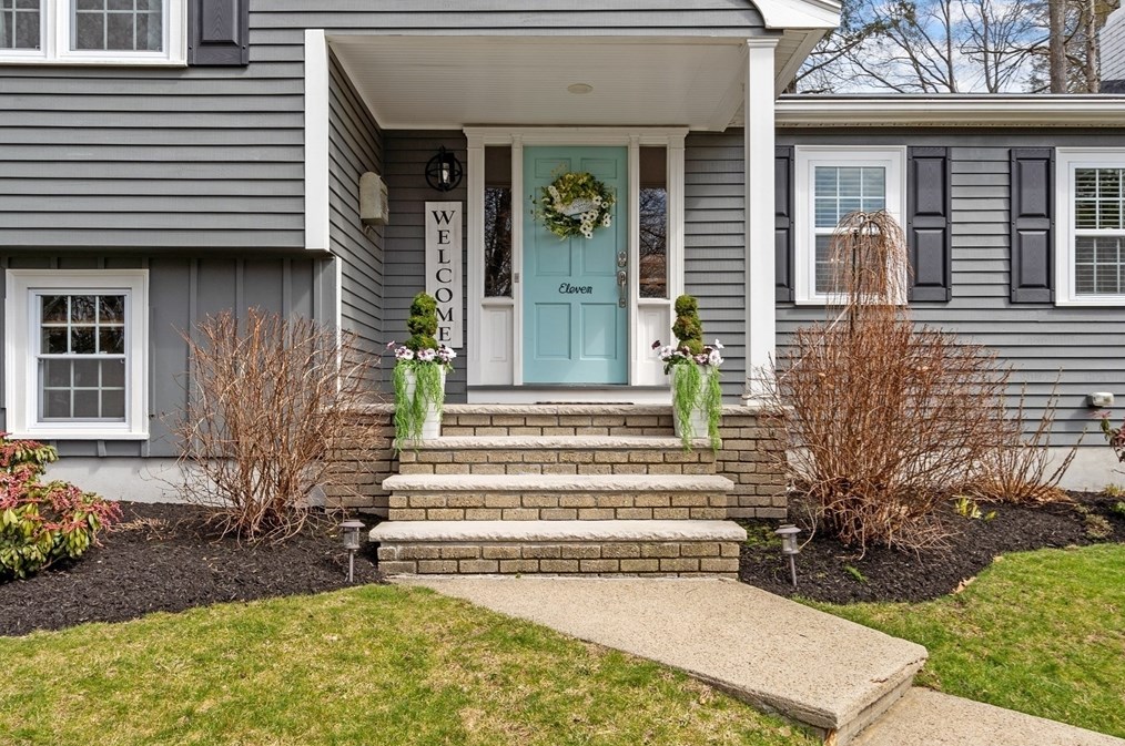 11 Greenleaf Dr, Danvers, MA 01923