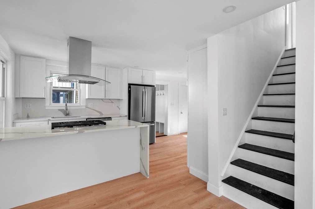 14 Quirk Ct, Newton MA 02458 exterior