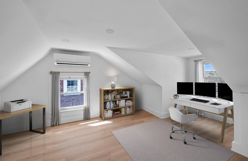 14 Quirk Ct, Newton MA 02458 exterior