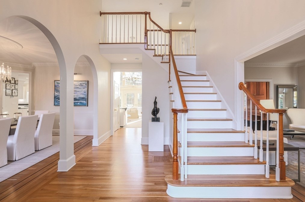 19 Village Green Ln, Holden, MA 01520