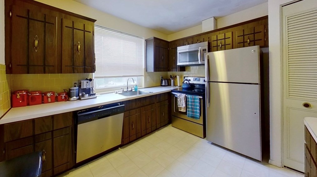115 W Squantum St Apt 401, Quincy, MA 02171