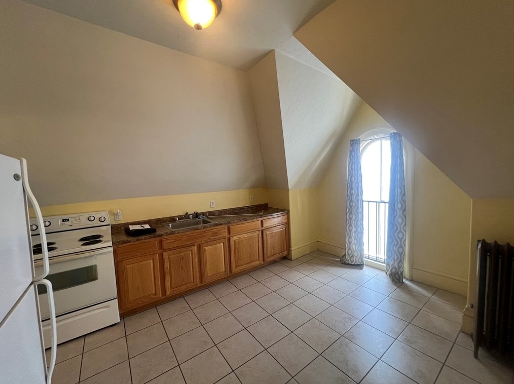 24 William St #3b, Worcester, MA 01609