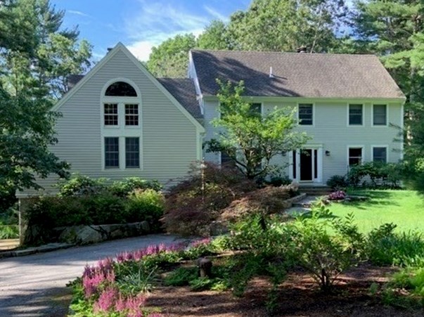 65 Woodland St, Sherborn, MA 01770-1407