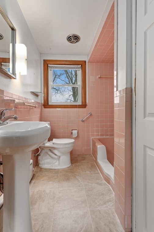 478 Central St, Saugus MA  01906-3745 exterior