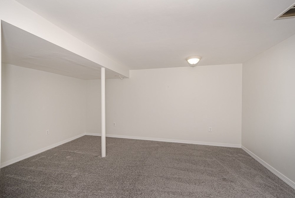 18 Gilmore St, Lowell MA 01854-1763 exterior