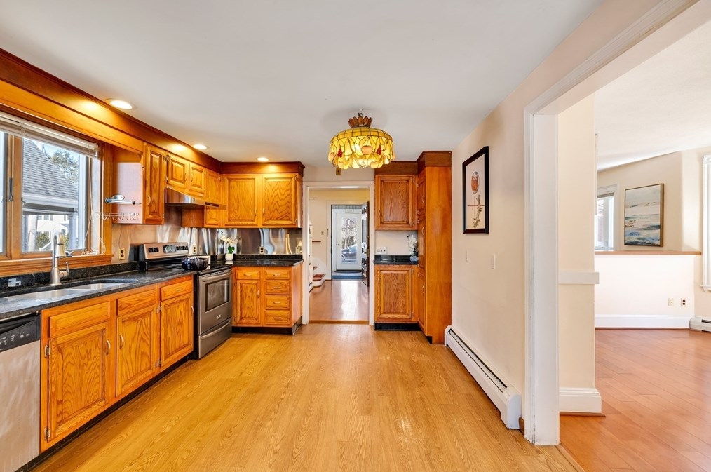 36 Thayer Rd, Belmont MA 02478-5049 exterior