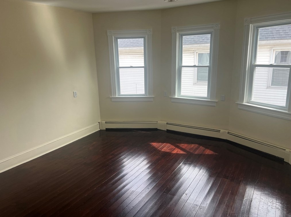23 County Rd #2, Barrington, RI 02806