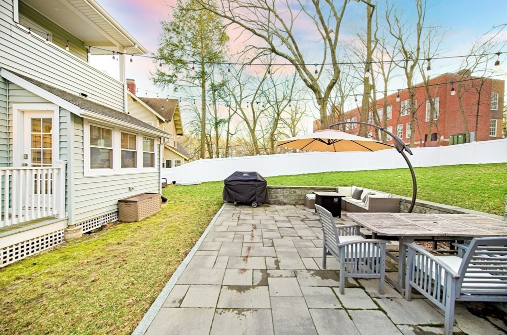 23 Doncaster St, Boston MA  02131-4609 exterior