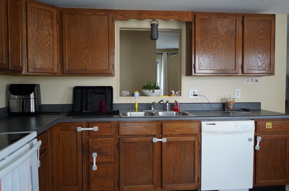 59 Whitney Ave, Lowell MA 01850-1322 exterior