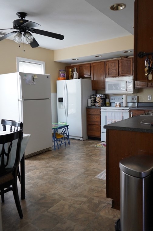 59 Whitney Ave, Lowell MA 01850-1322 exterior