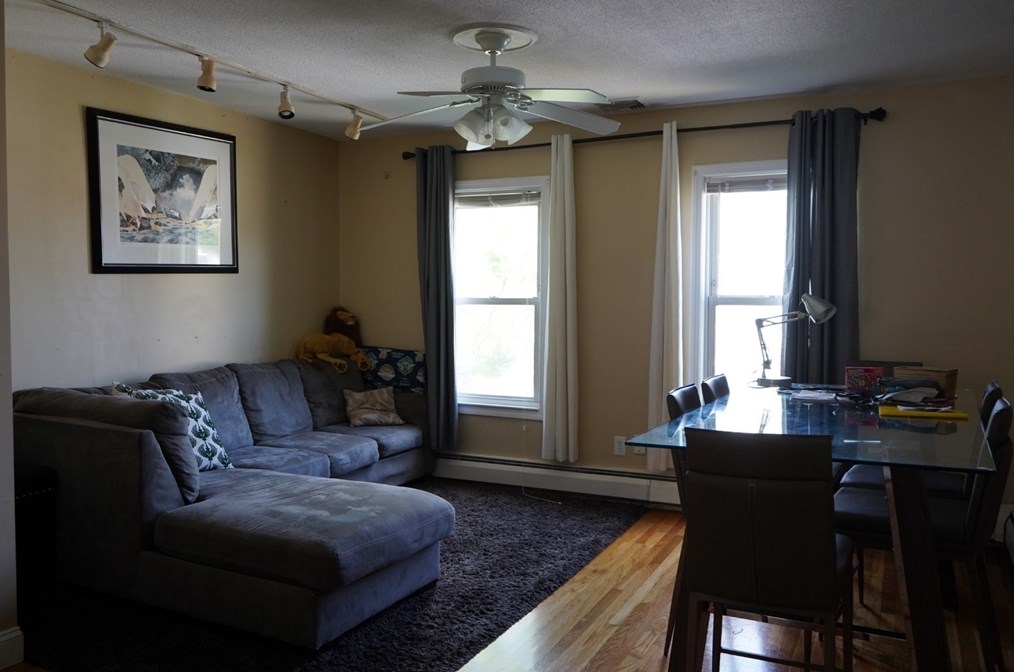 59 Whitney Ave, Lowell MA 01850-1322 exterior