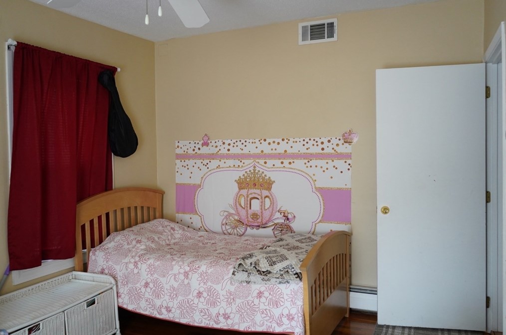 59 Whitney Ave, Lowell MA 01850-1322 exterior