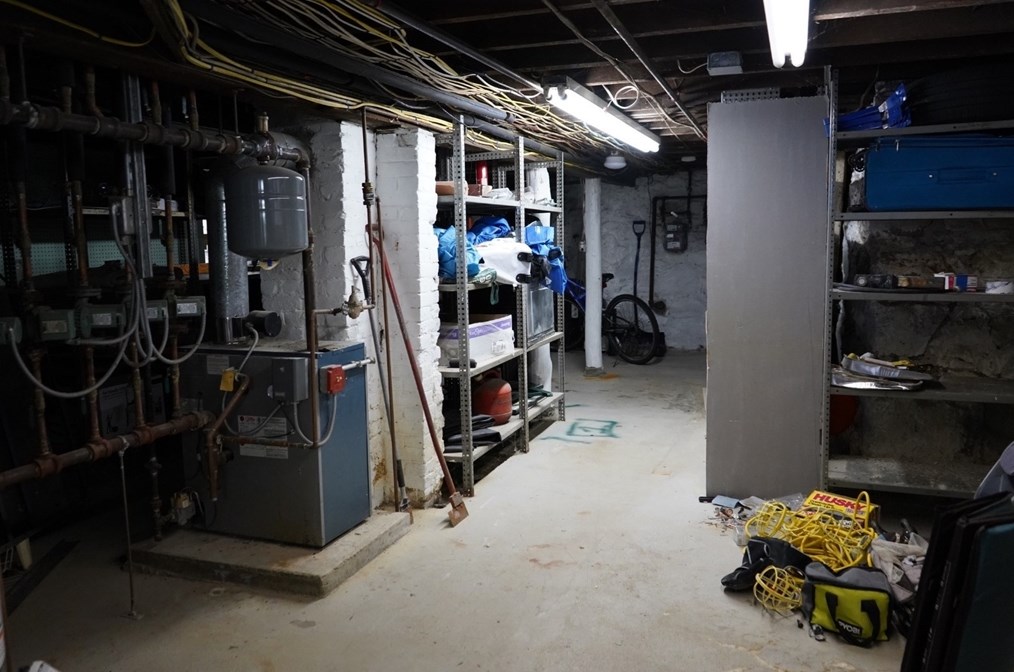 59 Whitney Ave, Lowell MA 01850-1322 exterior