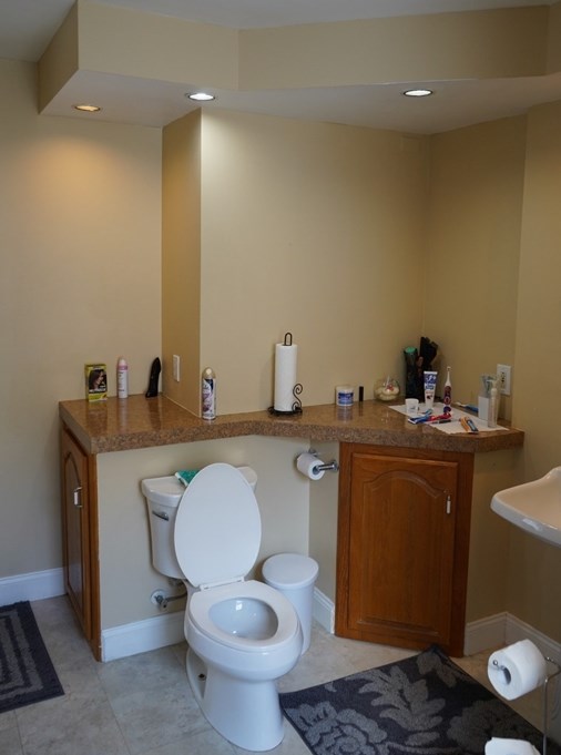 59 Whitney Ave, Lowell MA 01850-1322 exterior