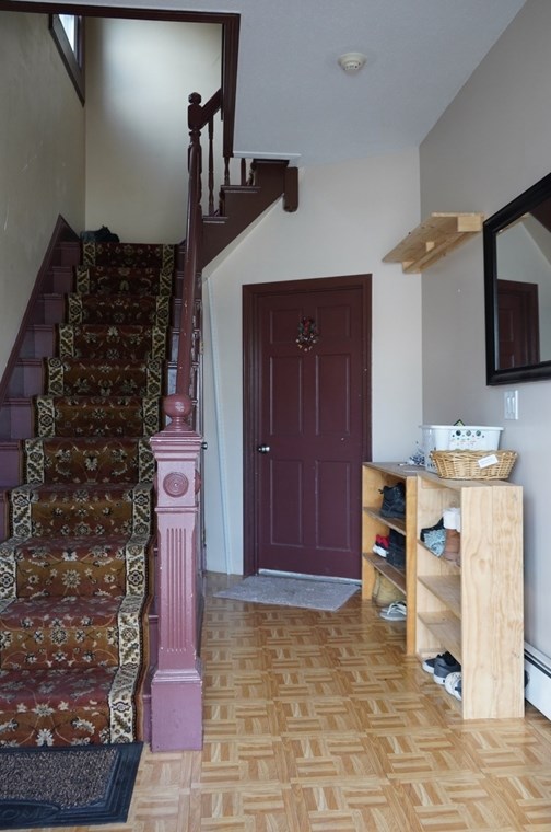 59 Whitney Ave, Lowell MA 01850-1322 exterior