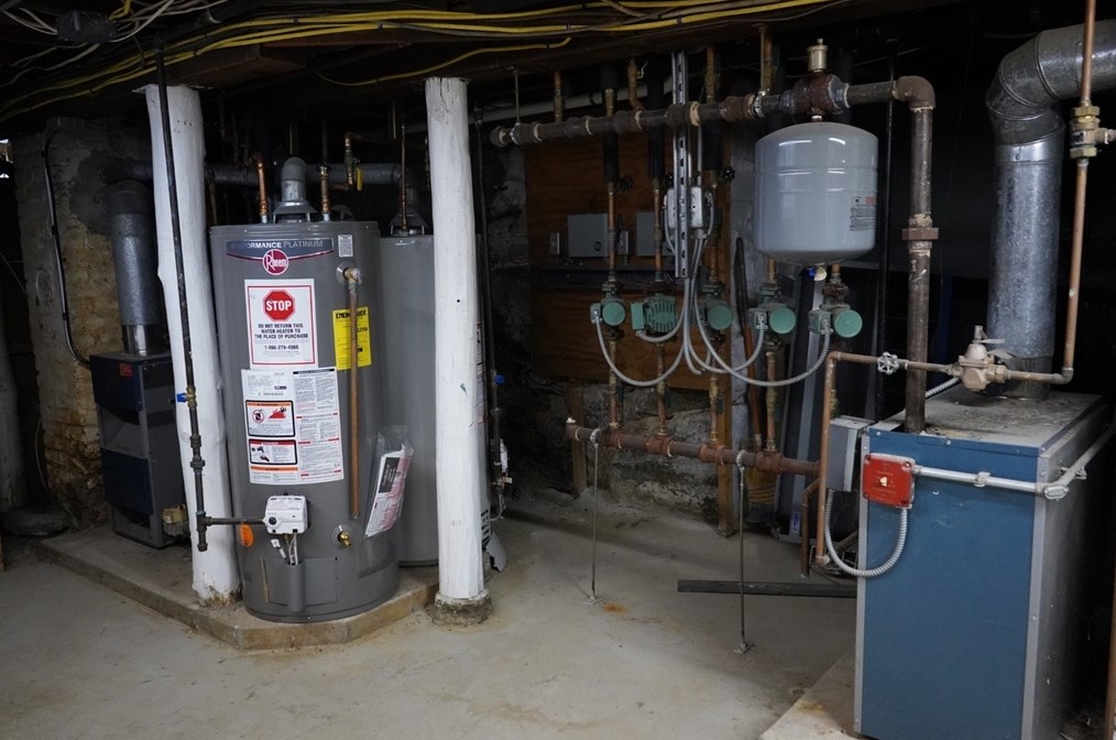 59 Whitney Ave, Lowell MA 01850-1322 exterior