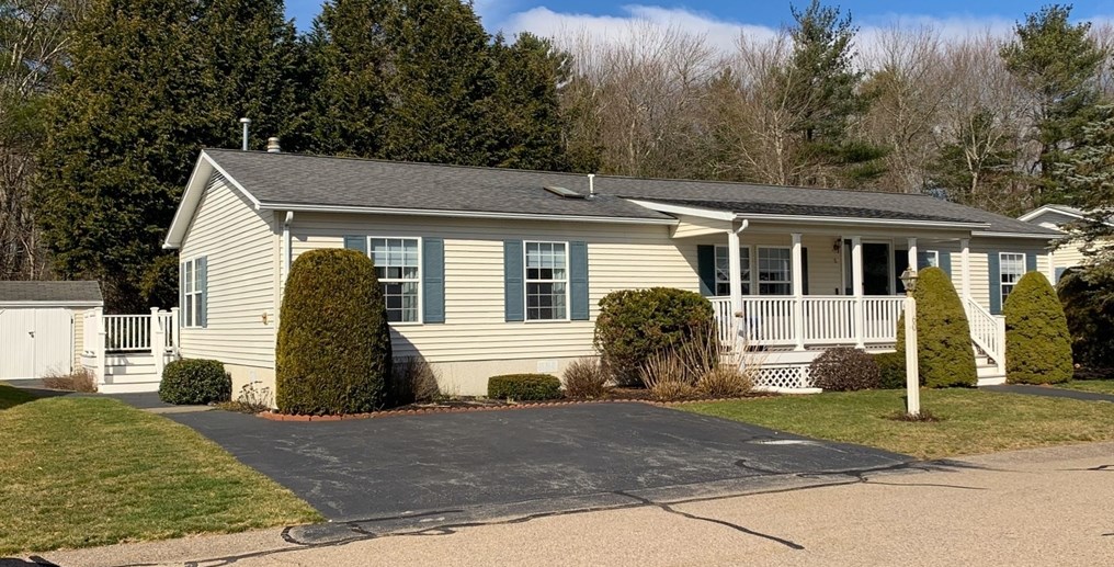 60 Country Dr, East Bridgewater, MA 02324
