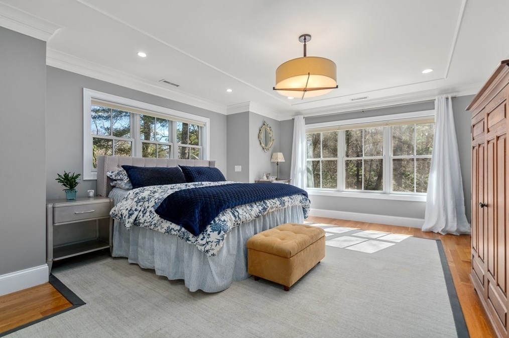 20 Mnr Ave, Wellesley MA 02482-1024 exterior