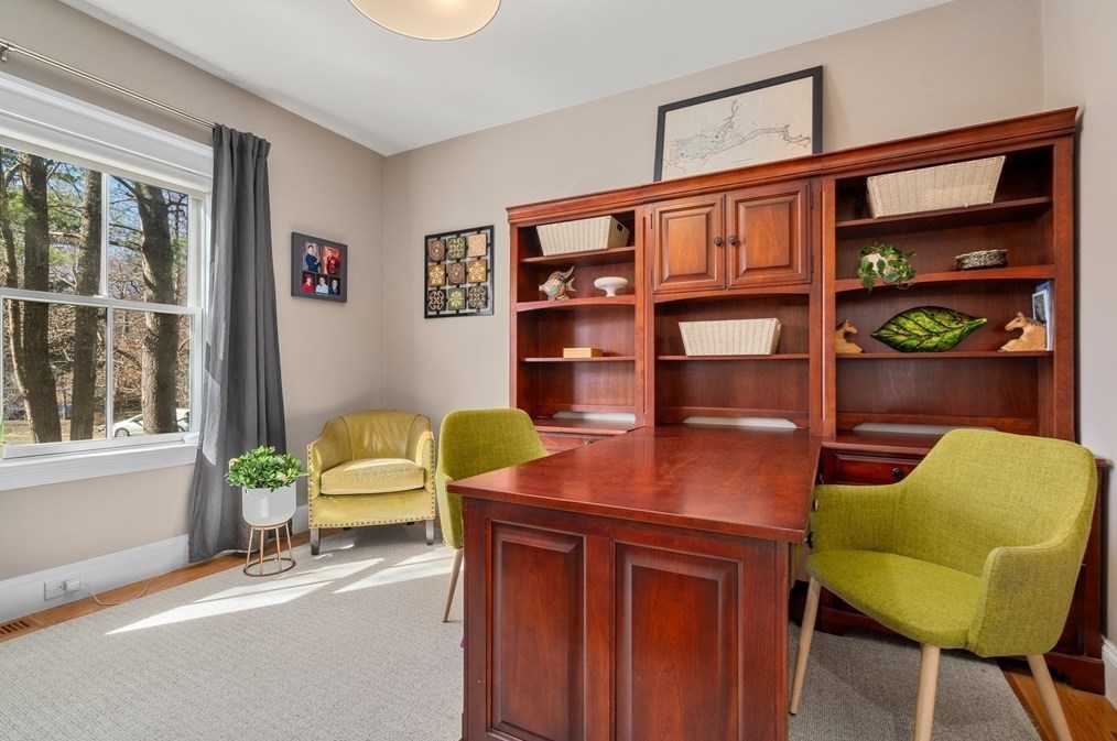 20 Mnr Ave, Wellesley MA 02482-1024 exterior