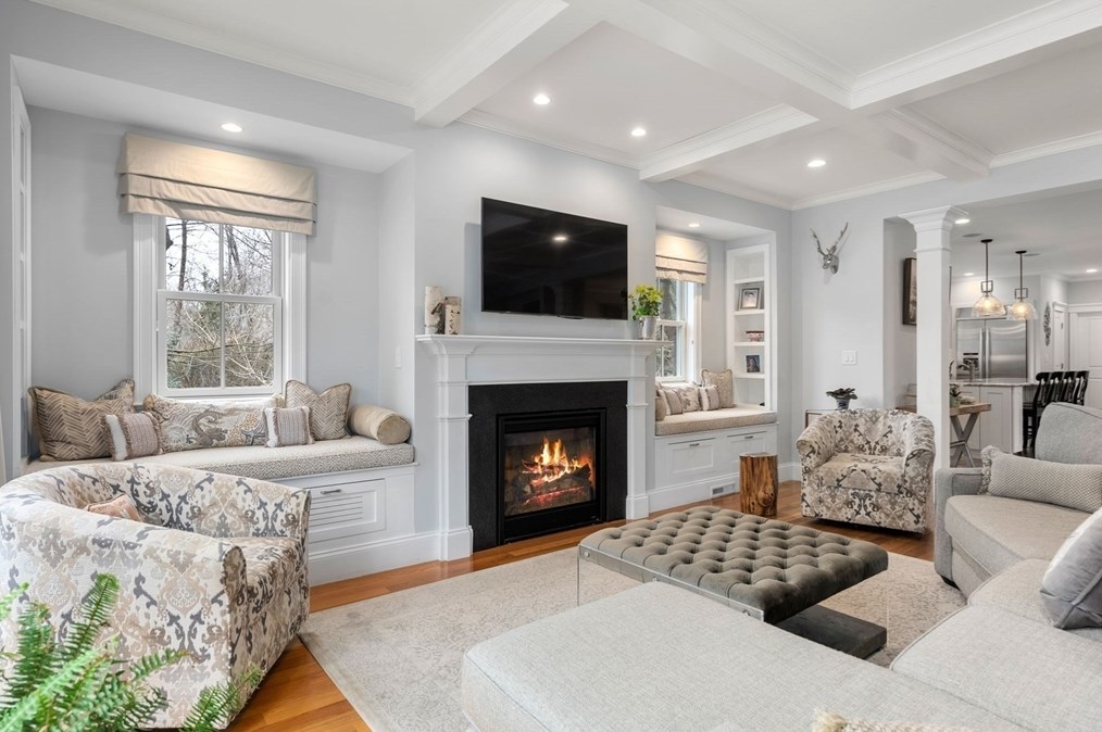 20 Mnr Ave, Wellesley MA 02482-1024 exterior