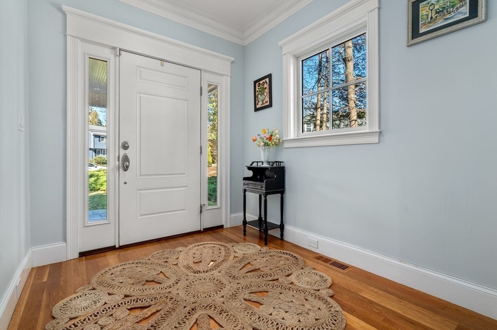 20 Mnr Ave, Wellesley MA 02482-1024 exterior