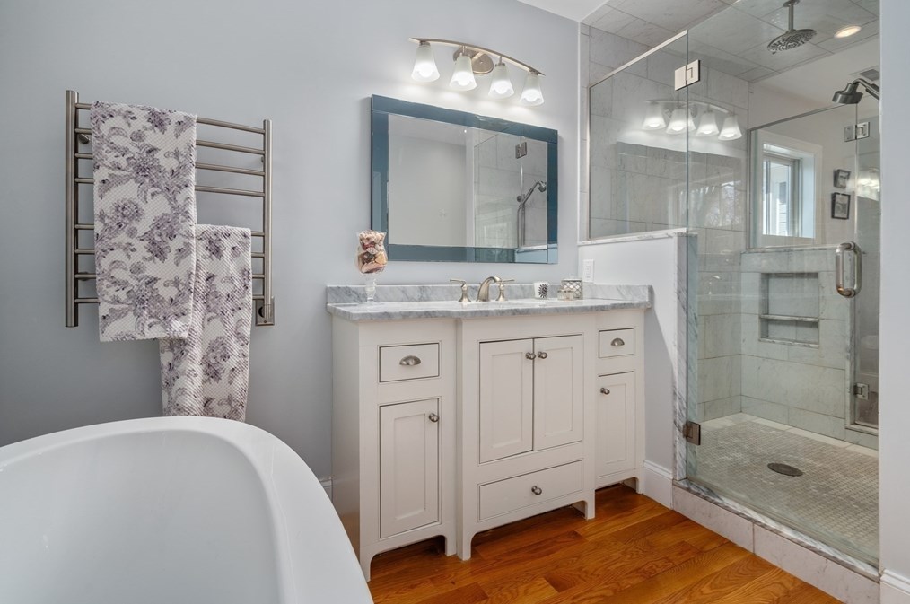 20 Mnr Ave, Wellesley MA 02482-1024 exterior