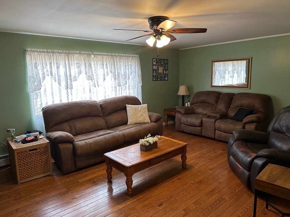 32 Brown Ct, Methuen MA  01844-2013 exterior