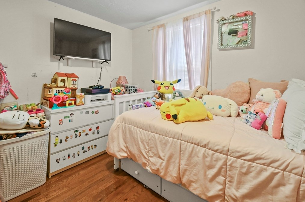 139 Pitman, Fall River MA 02723-2841 exterior