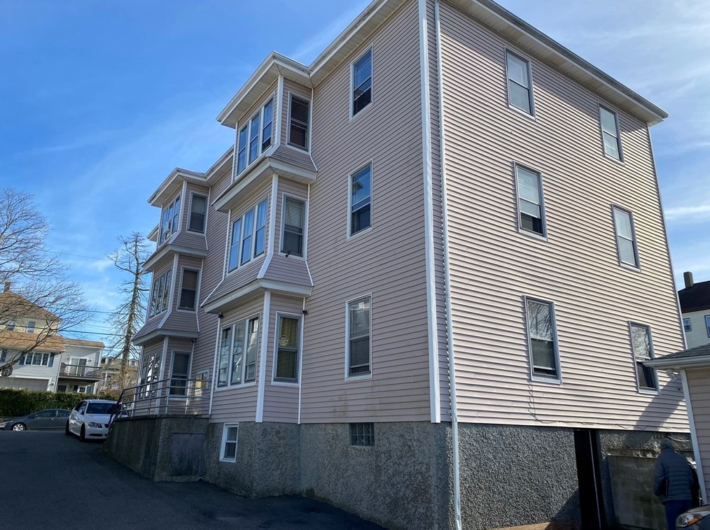 139 Pitman St, Fall River, MA 02723 exterior