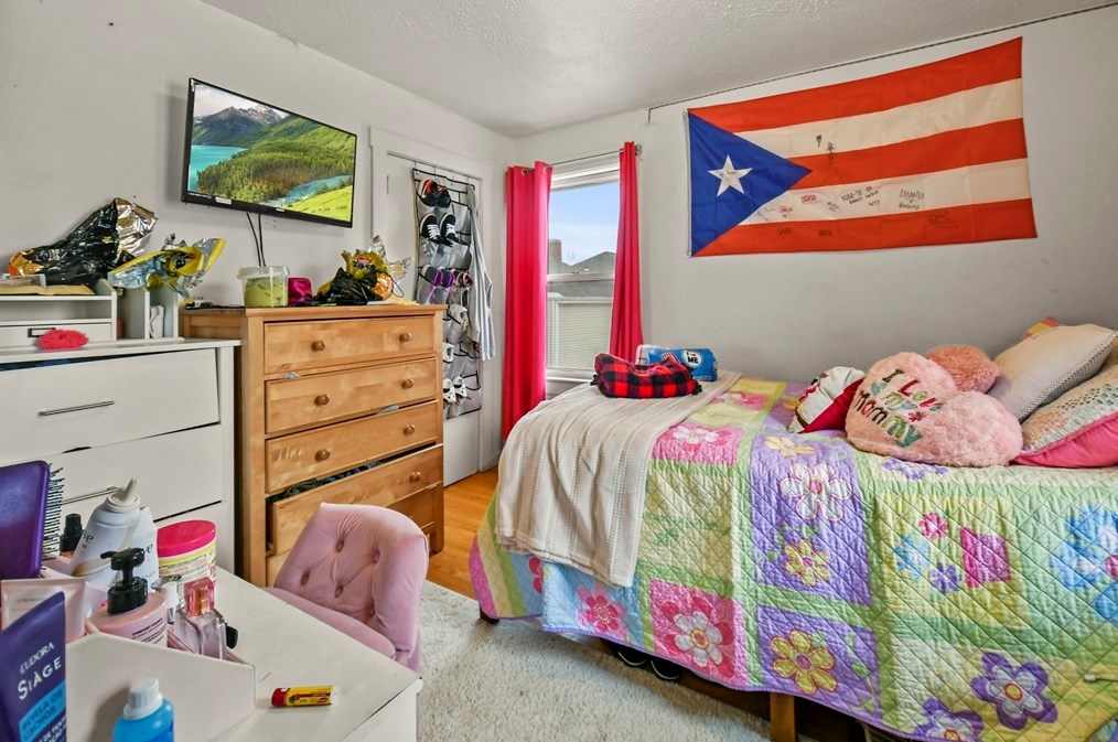 139 Pitman, Fall River MA 02723-2841 exterior