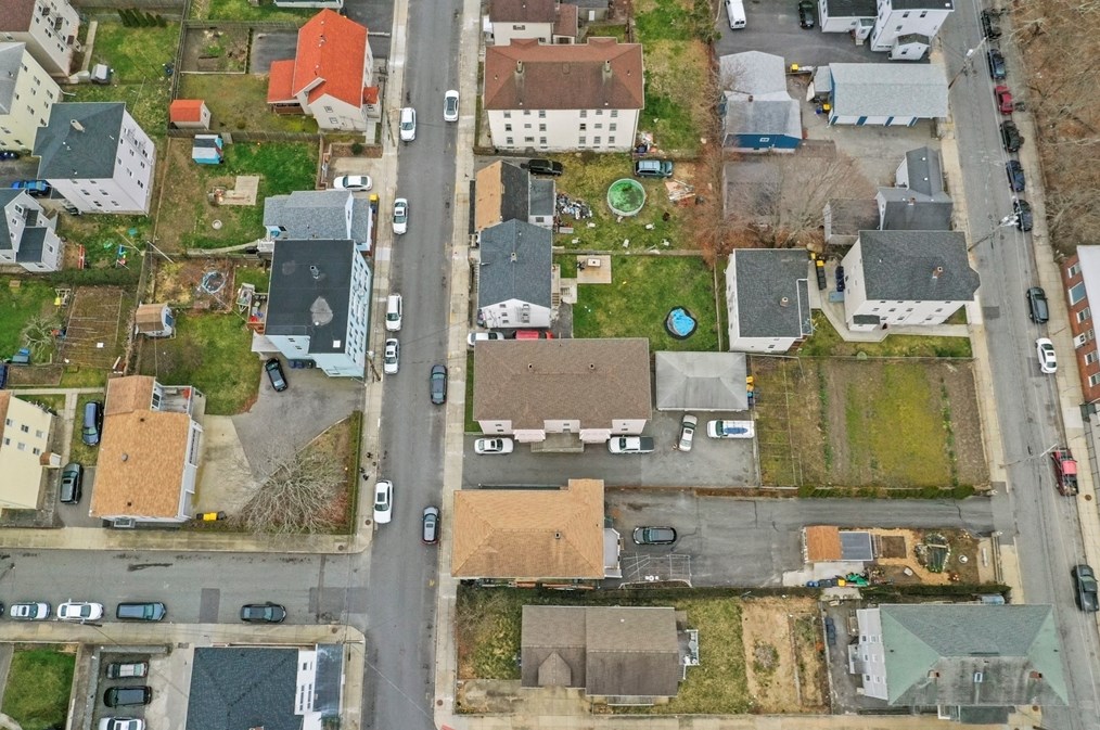 139 Pitman, Fall River MA 02723-2841 exterior