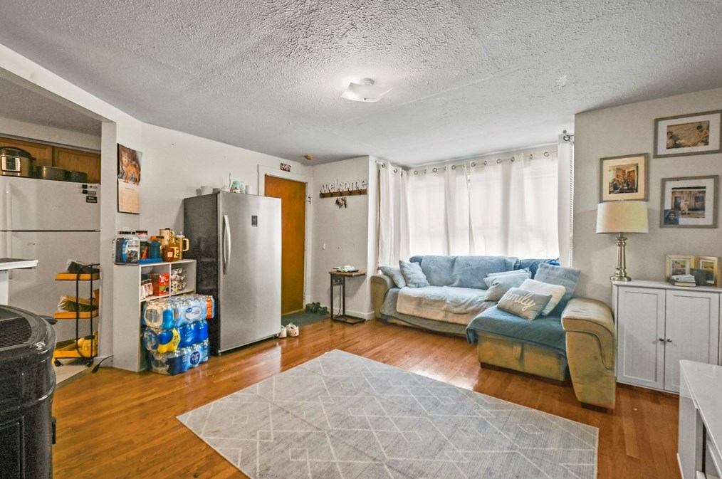 139 Pitman, Fall River MA 02723-2841 exterior