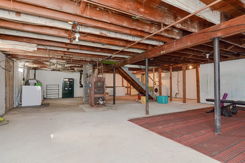 11 Caswell Ct, Douglas MA  01516-2049 exterior