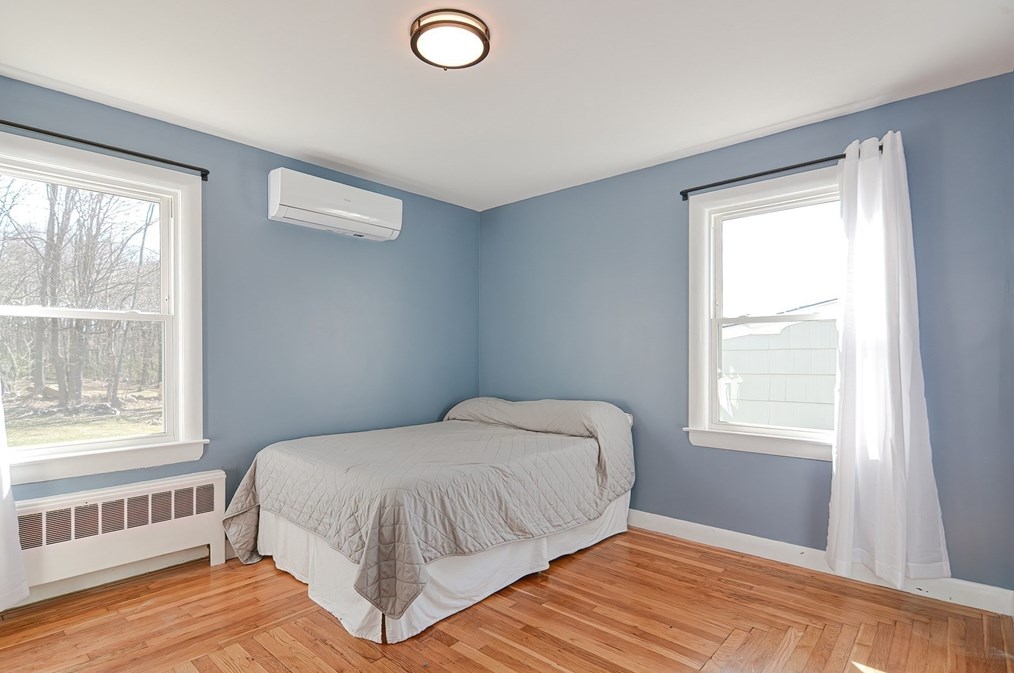 11 Caswell Ct, Douglas MA  01516-2049 exterior