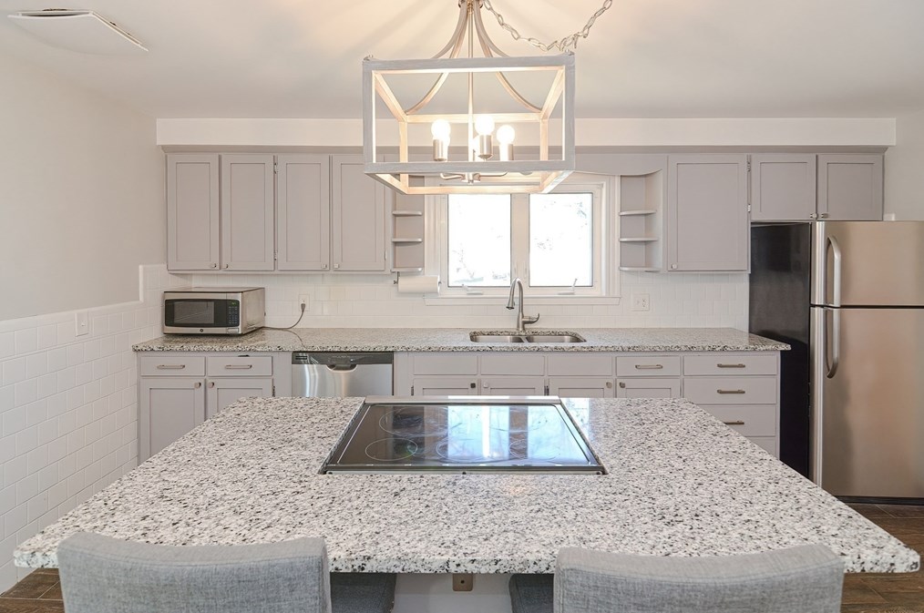 11 Caswell Ct, Douglas MA  01516-2049 exterior