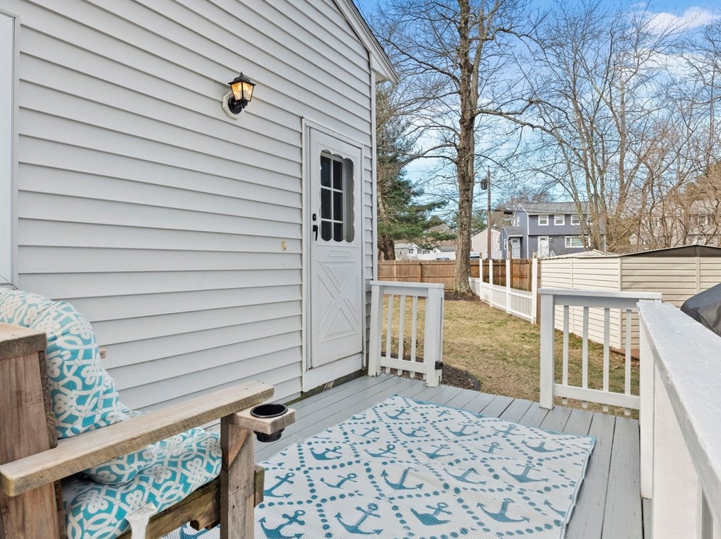 865 Shawsheen St, Tewksbury MA  01876-2342 exterior