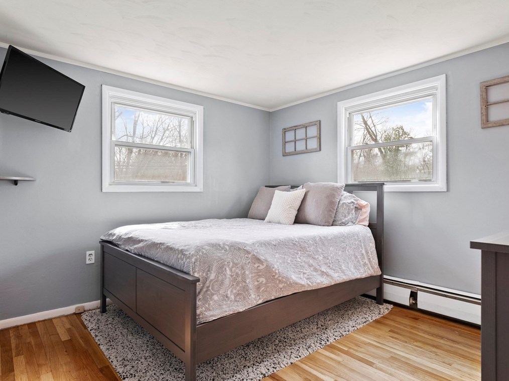 865 Shawsheen St, Tewksbury MA  01876-2342 exterior