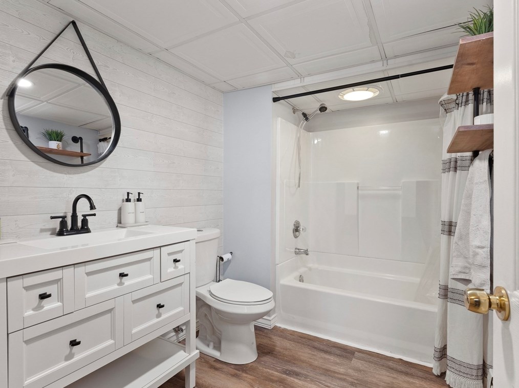 865 Shawsheen St, Tewksbury MA  01876-2342 exterior