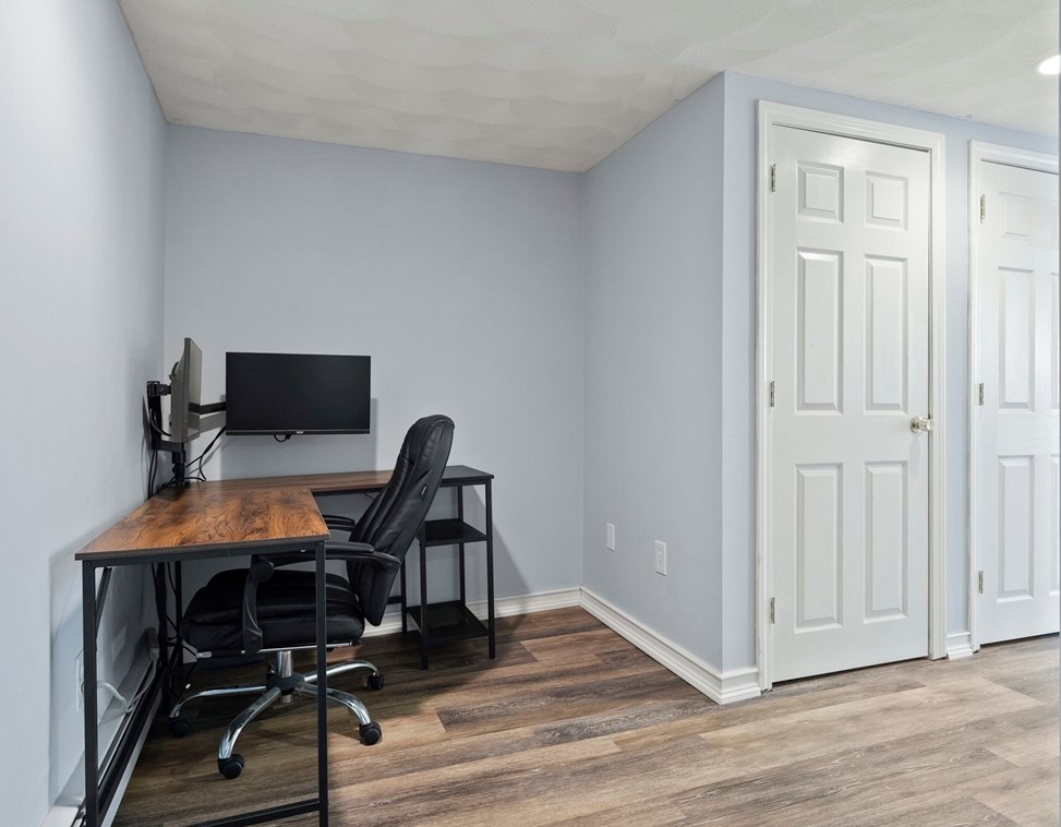 865 Shawsheen St, Tewksbury MA  01876-2342 exterior