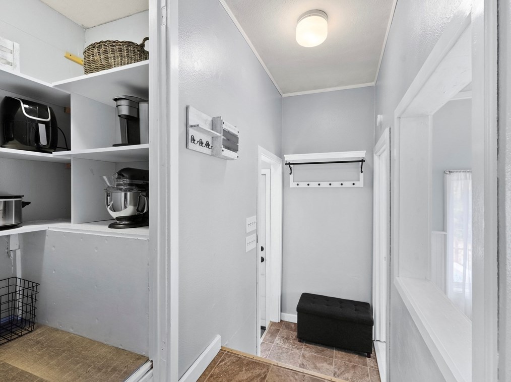 865 Shawsheen St, Tewksbury MA  01876-2342 exterior