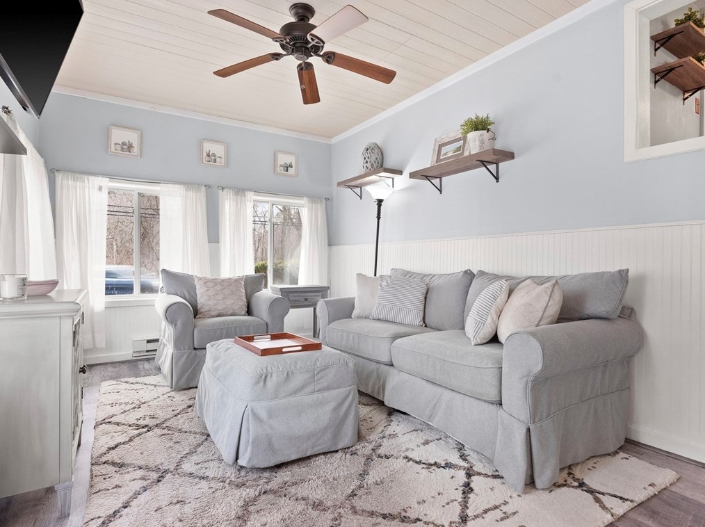 865 Shawsheen St, Tewksbury MA  01876-2342 exterior