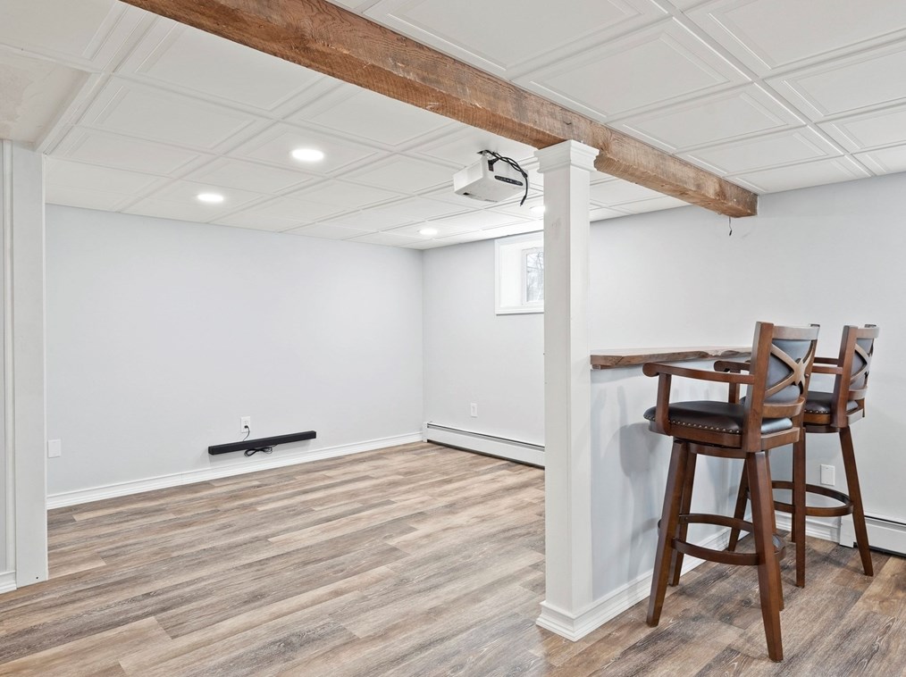 865 Shawsheen St, Tewksbury MA  01876-2342 exterior