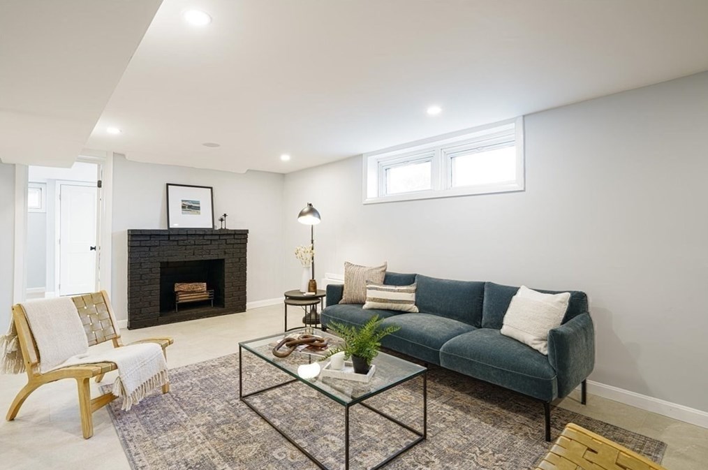 234 Riverside Dr, Dedham MA  02026-6931 exterior